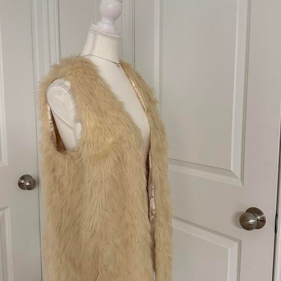 BB Dakota Size Medium Y2K Vintage Furry Vest - Picture 2 of 5